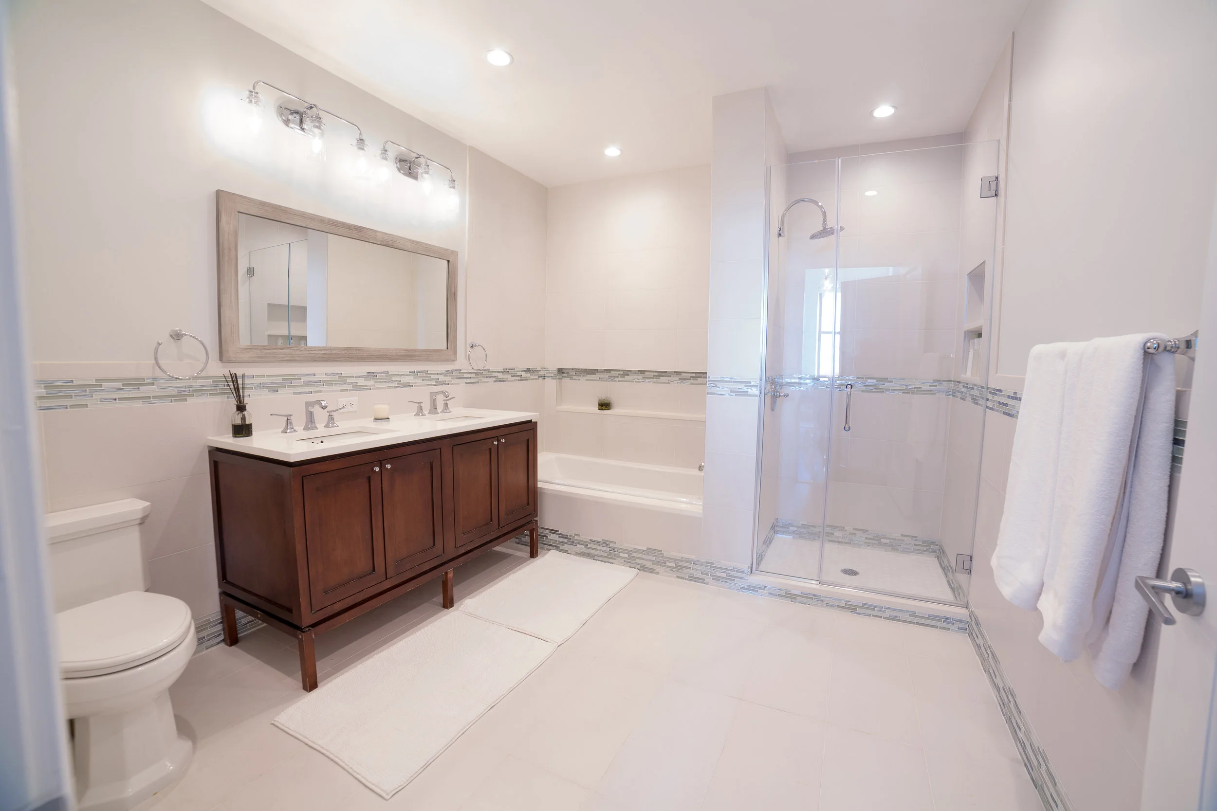 After picture: Guest Bathroom