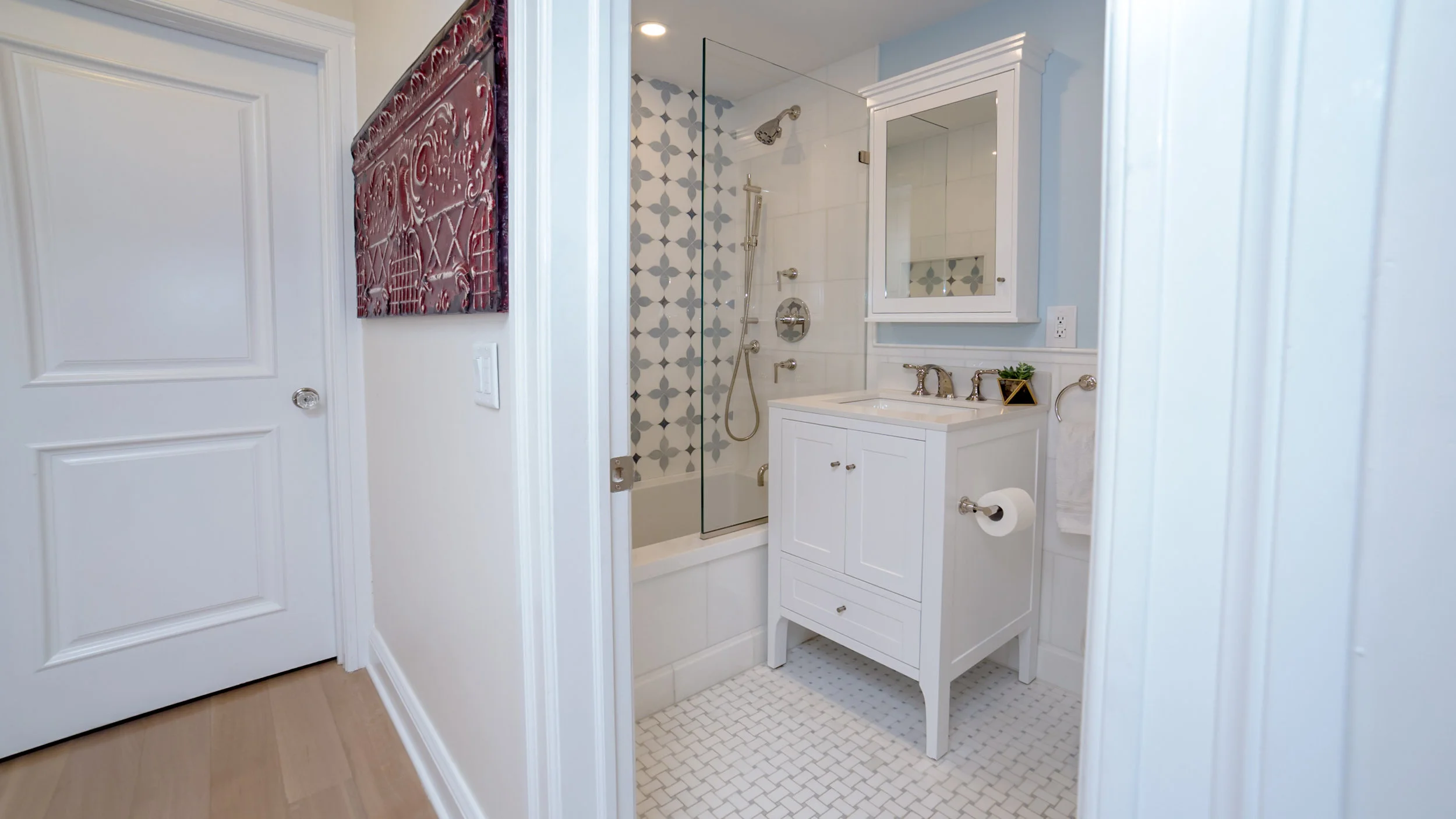 BEFORE AND AFTER BATHROOM GARDEN STREET BROWNSTONE