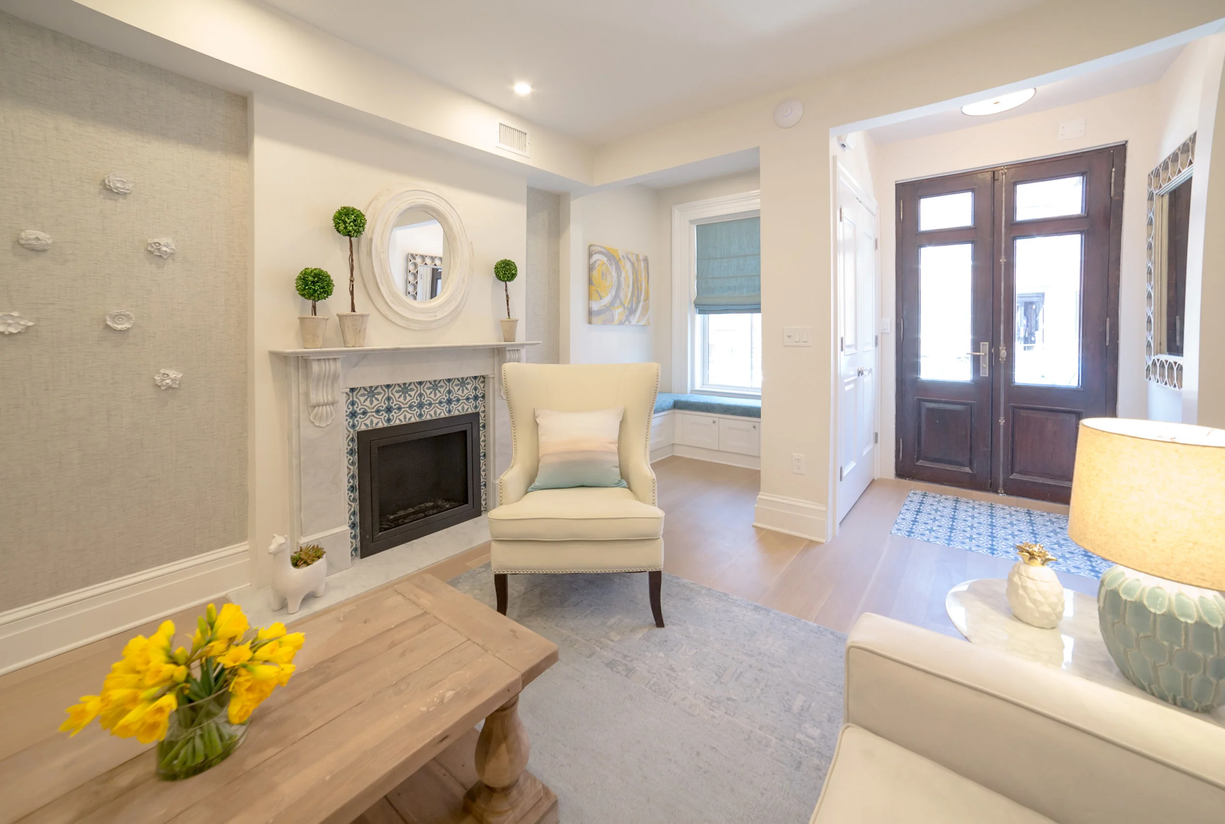 Garden Street Brownstone A Transitional design with Coastal color hues for a serene 1900 century family home.