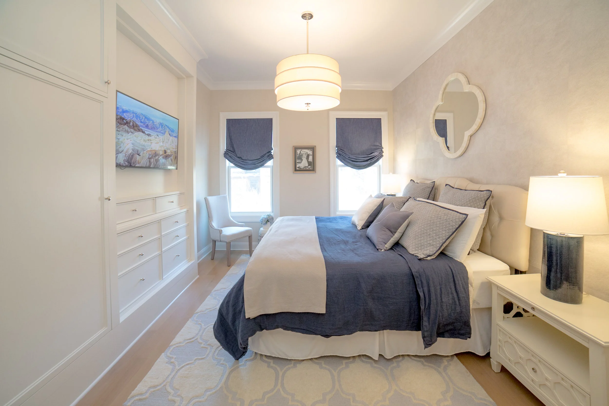Garden Street Brownstone A Transitional design with Coastal color hues for a serene 1900 century family home.