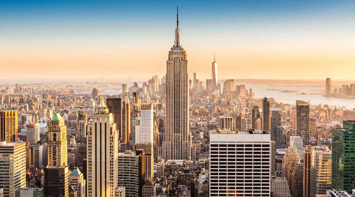 A TASTE OF NYC'S DINING AMBIENCE