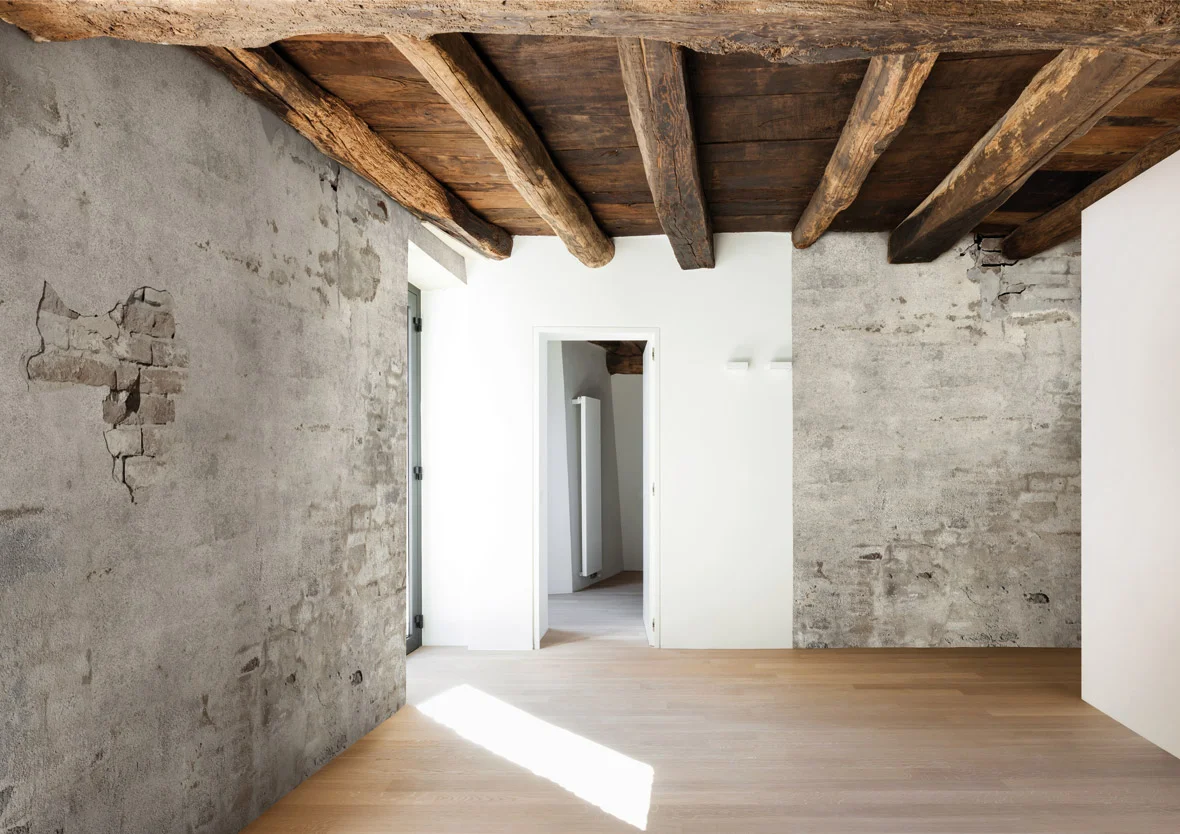 Brick wall covering - Credit Glamora 