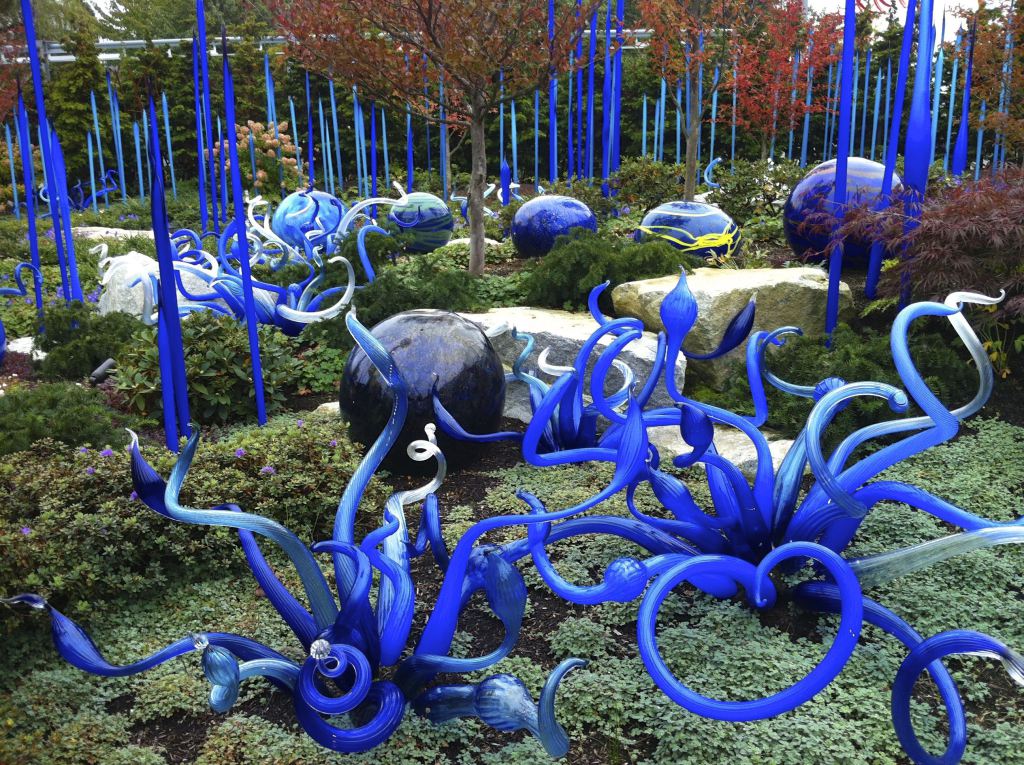 Seattle-Chihuly-Blue-Garden-Swirlies.jpg
