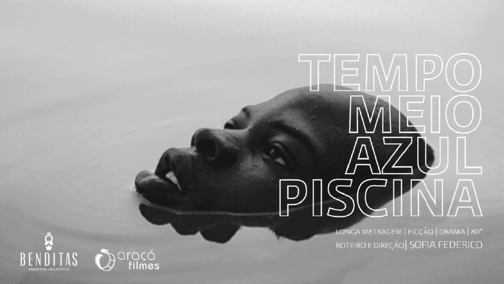 Tempo Meio Azul Swimming Pool 