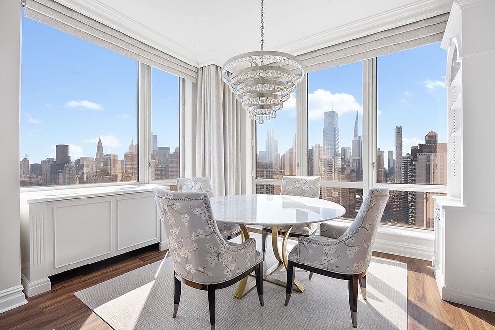 The future setting of your next dinner party or soiree. ✨🏙 What would you serve up? 🍽
&mdash;&mdash;
📍401 East 60th Street, 35A
3 Bed | 3.5 Bath | $3,295,000
&mdash;&mdash;
&bull;
&bull;
&bull;
&bull;
&bull;
#diningroomdesign #diningroomtable #din