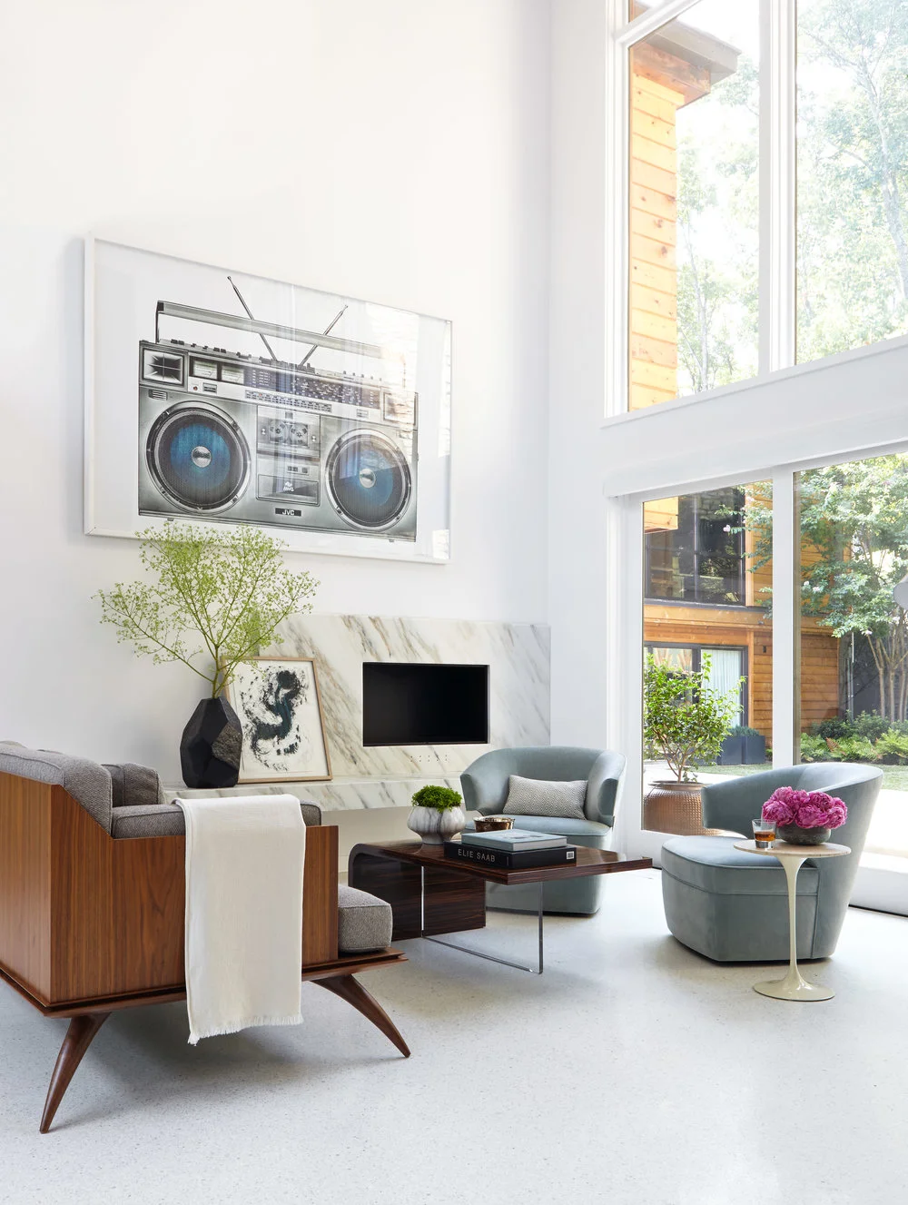 The work of Nashville-based designer Benjamin Vandiver has caught Adie’s eye. Here is a living room featured on his site from “ Gallery No. 3 ”.