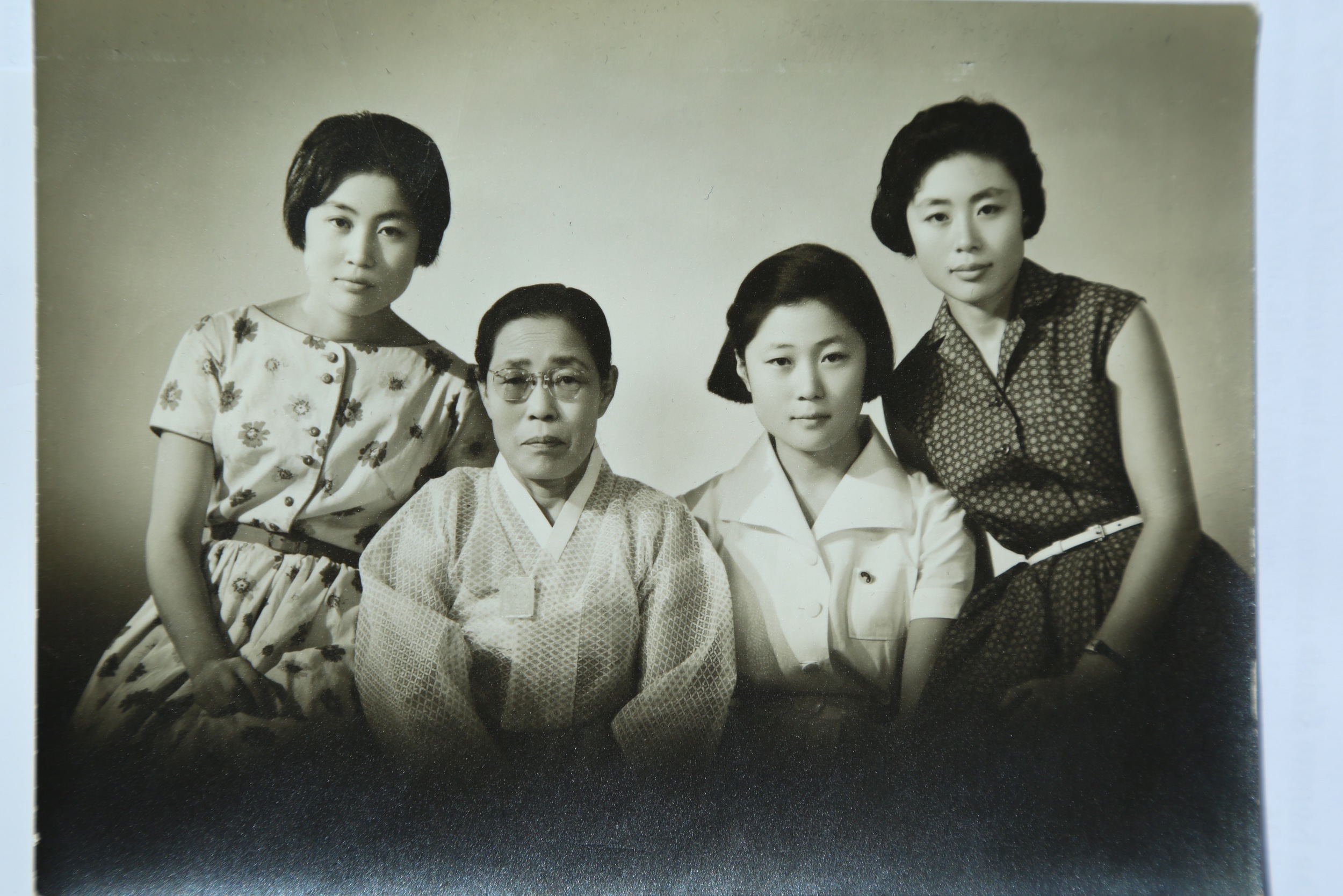 With her mom and two sisters in Seoul, late 1950s