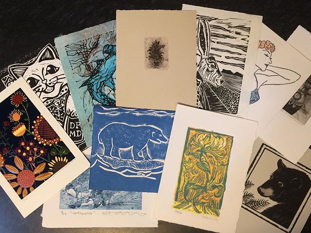 Another excellent print exchange! My submission is the black bear, in honor of my bear clan @rhossriel @aldensound  Many thanks to @whit_print and #emeraldprintexchange! #printmaking #linocut