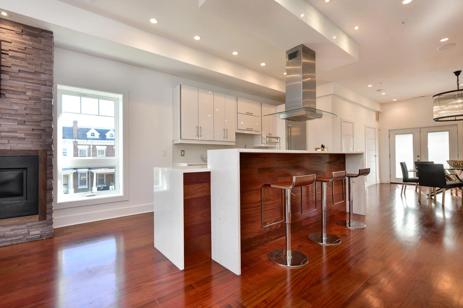 1336 Parkwood Pl NW Unit 2-large-005-8-DSC 8223 5 6 7 8 9Edit-1500x1000-72dpi.jpg