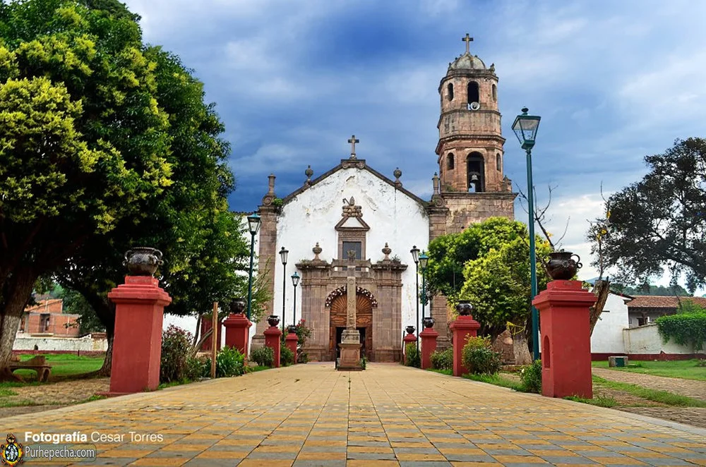 La chiesa di Santa Fe de la Laguna.