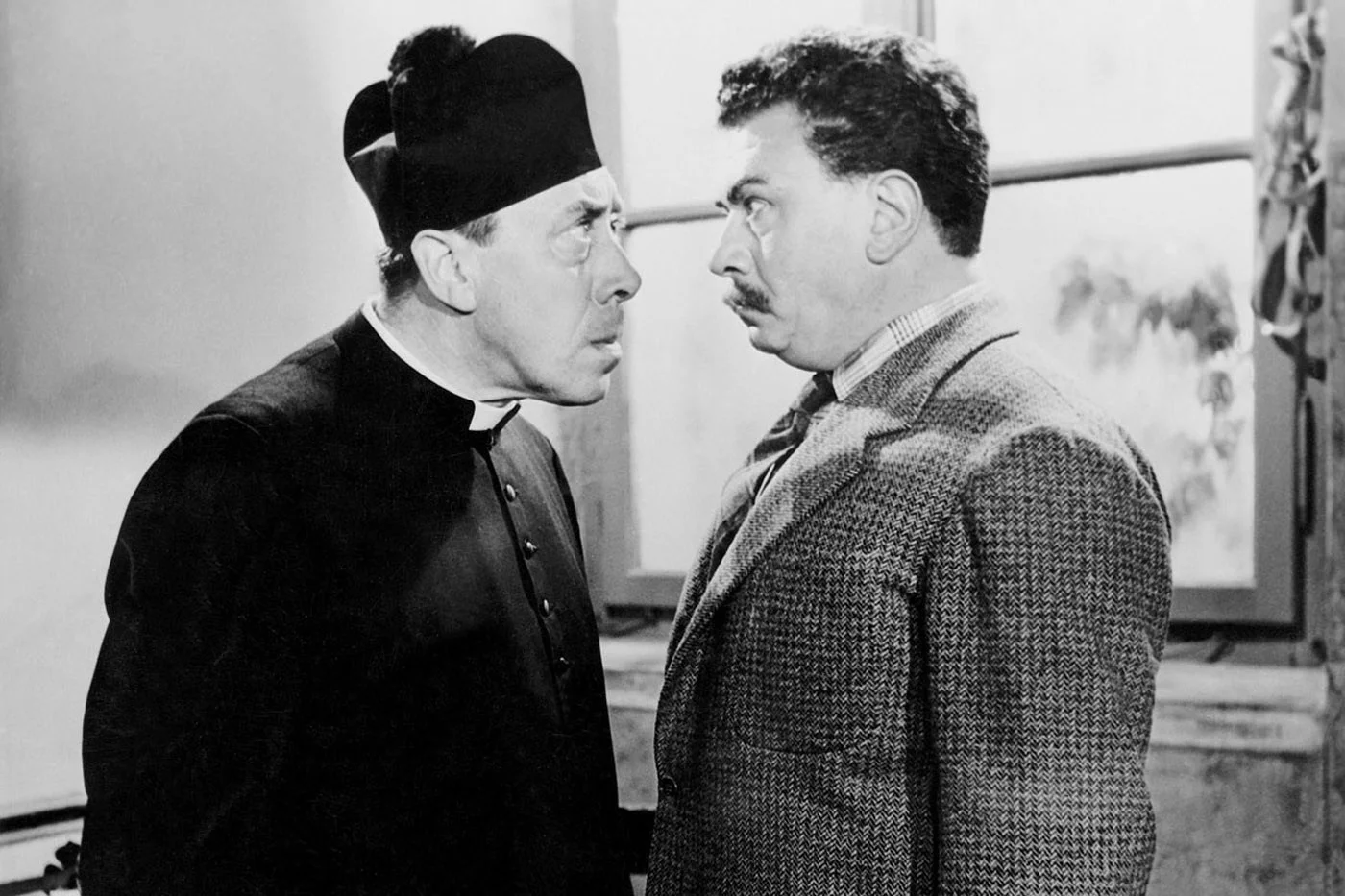 la bottega del paese di don camillo