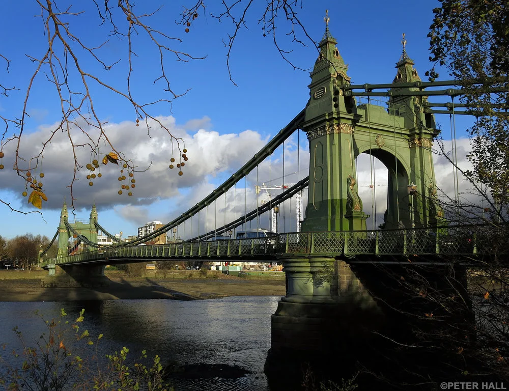 Hammersmith Bridge. Foto di Peter Hall