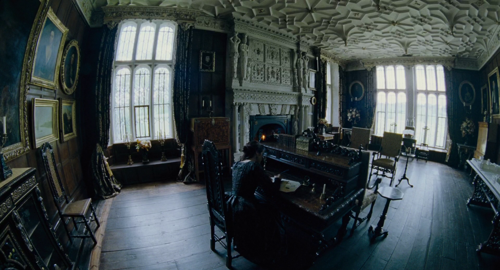 The Favourite . © 2018 Twentieth Century Fox Film Corporation