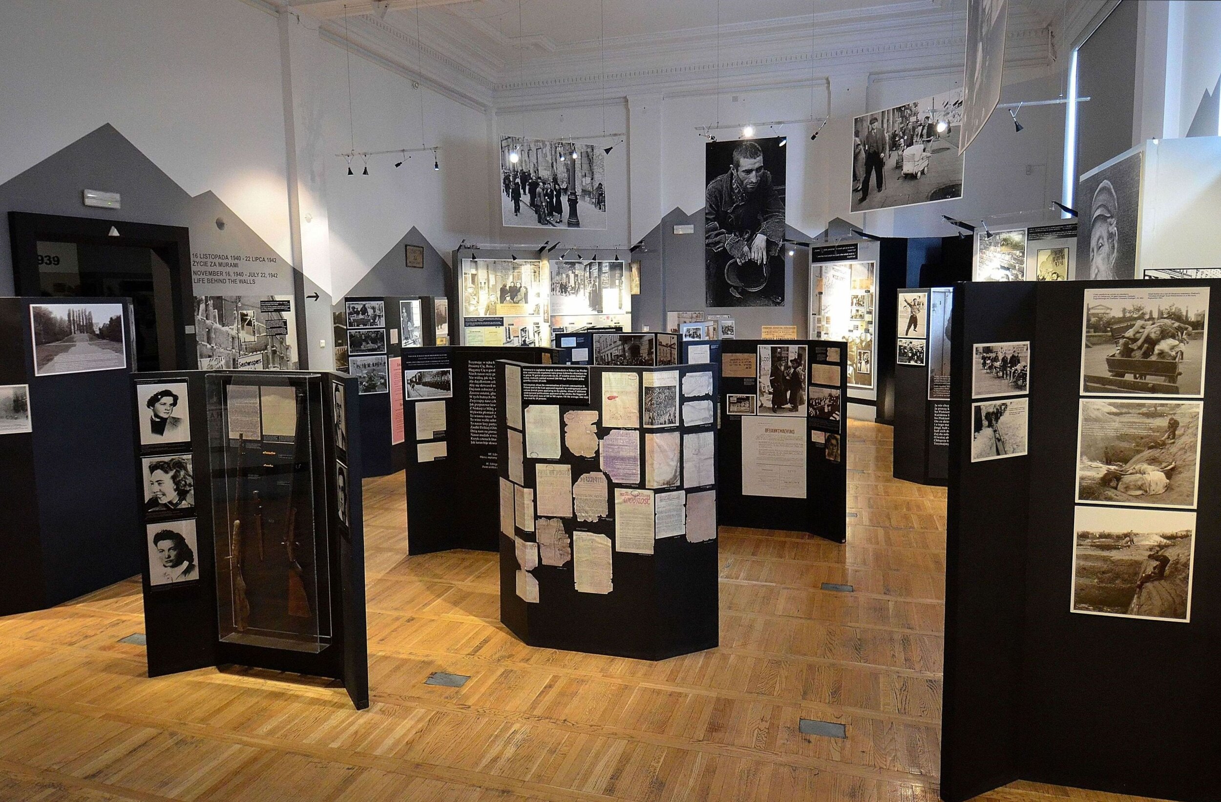Exhibition_Jewish_Historical_Institute_Warsaw.jpg