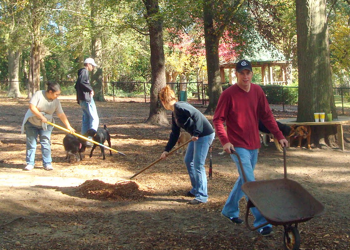 VolunteersAtBarkPark.JPG