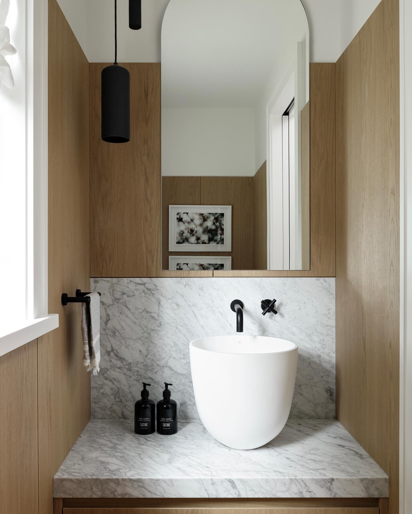 Powder room vanity featuring Bianco Carrara marble, designed by @sophieburkedesign 

#marble #interiordesign #architecture #powderroom #marbleinspiration #stonedesign #biancocarrara #sophieburkedesign