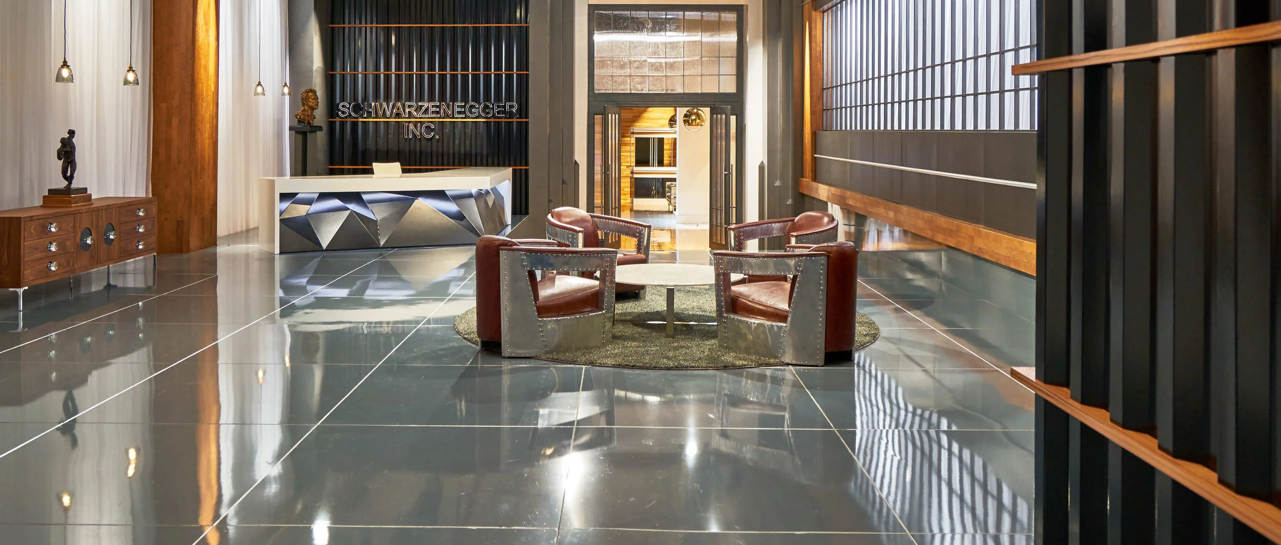 The Celebrity Apprentice Season 15 Lobby