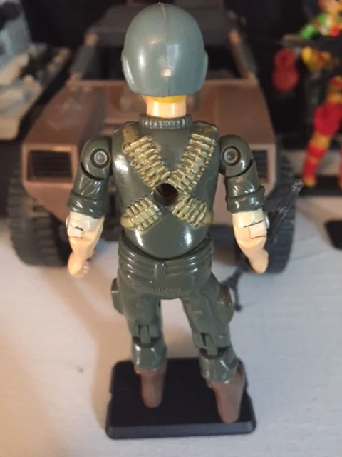 Like Stalker, Rock and Roll was one of the few figures that did not come with a backpack accessory.