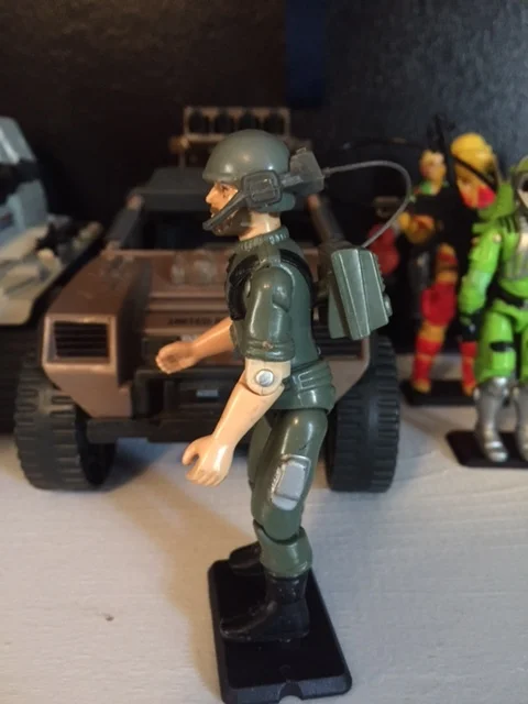 With the mic plugged into the helmet, breaker strikes a cool profile.