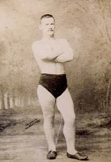 Evan Lewis.jpg