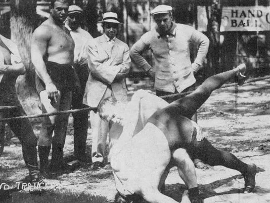 Frank Gotch in action.jpg