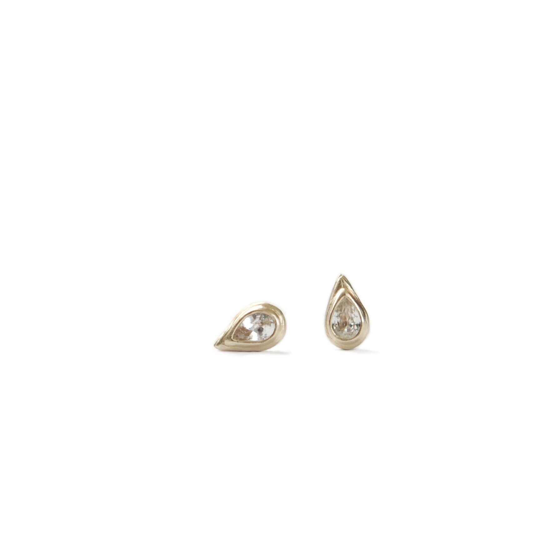 Earrings studs 219 new.jpeg