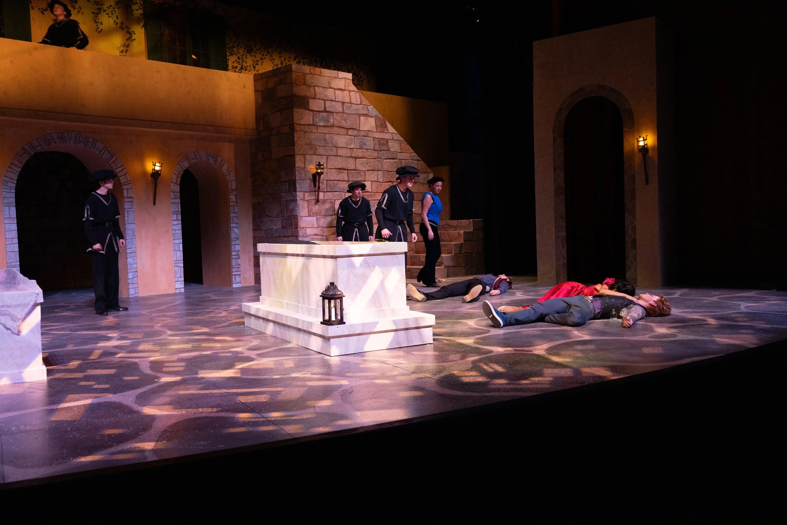 24-10-romeoandjuliet-412_54093219866_o.jpg