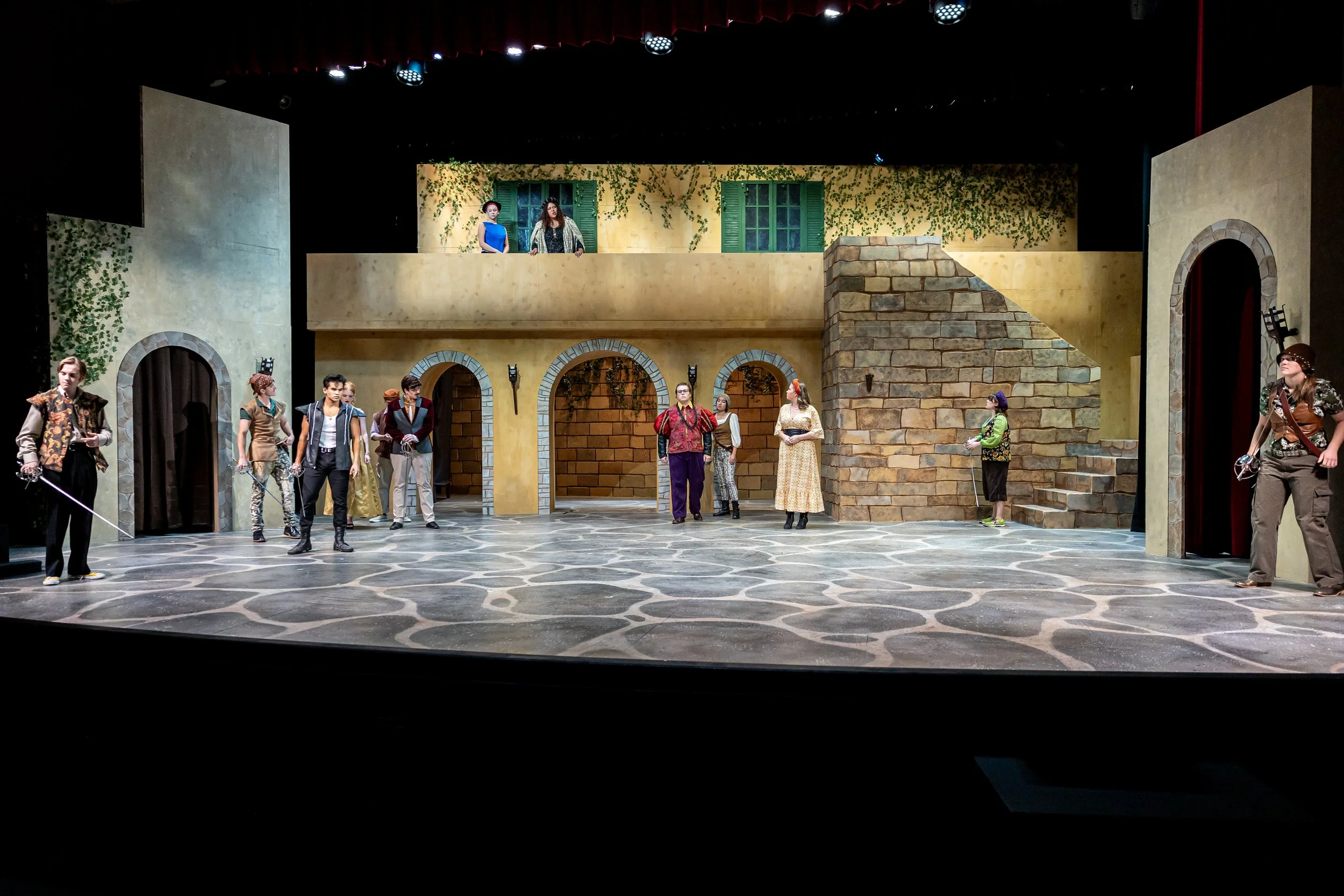 24-10-romeoandjuliet-528_54093421763_o.jpg