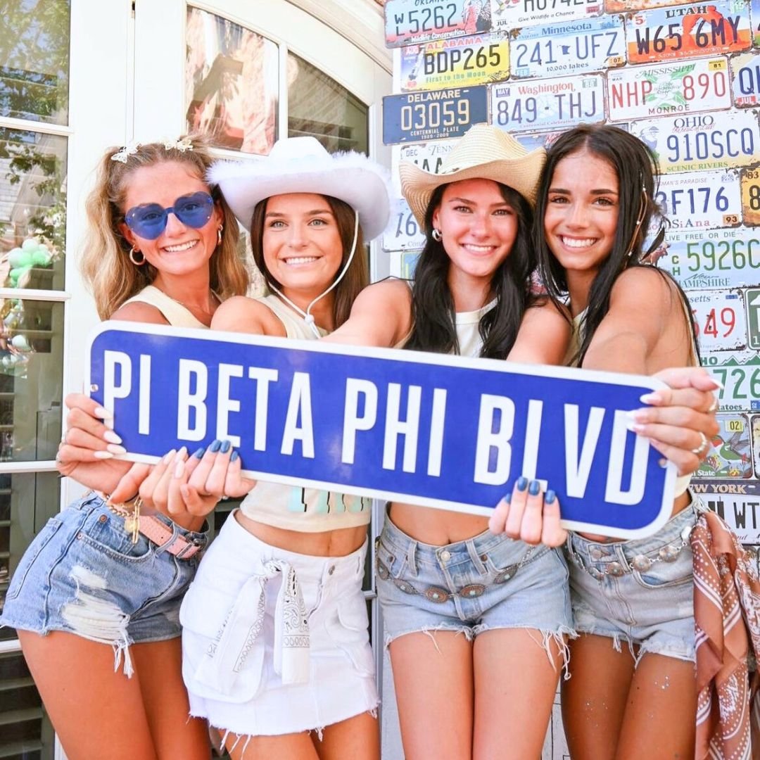 HAPPY FOUNDERS DAY @kupiphi 
Pi Beta Phi is celebrating 157 years of sisterhood. Honoring the motto &quot;Friends and Leaders for Life.&quot; While promoting integrity, lifelong commitment, personal and intellectual growth, and sincere friendship! 🤍