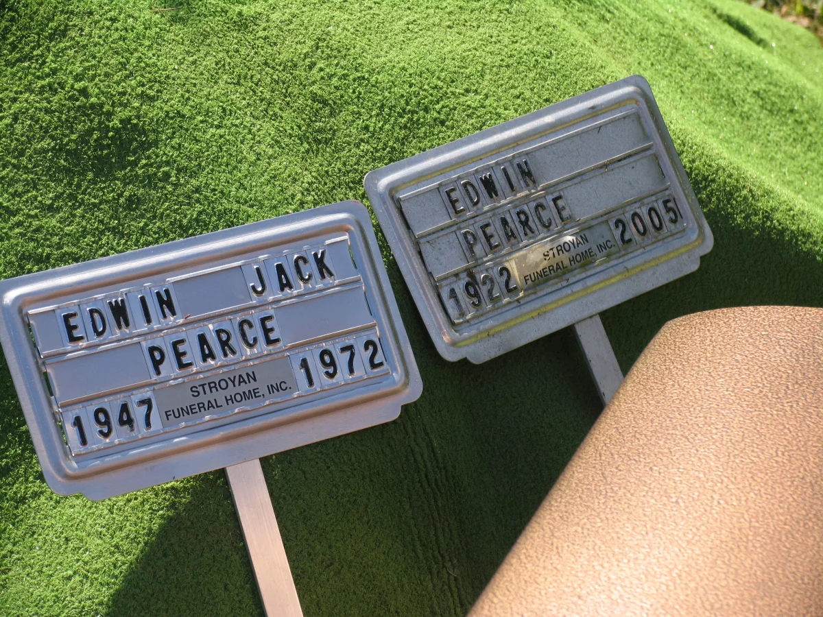 Grave markers for Edwin Jack Pearce and his father, Edwin Pearce. Photo courtesy of Pearce family.