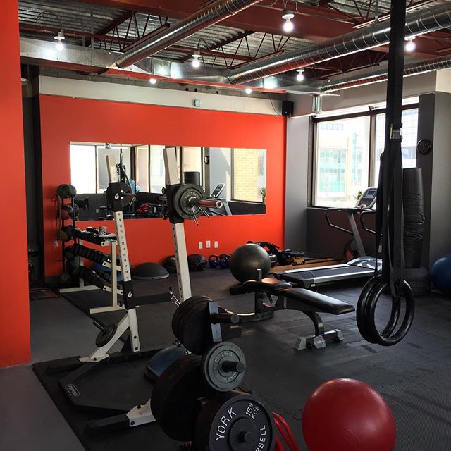 Woooo! New space flexin’ it out on this fine sunny Friday ☀️
Stop by and check it out!
👍💪👊
#flexfriday #fridayfun #yougotthis #bodyworxtraining #personaltrainer #workout #instafitness #gymlife #fitness #ldnont #getdtl #livingldnont #supportlocal