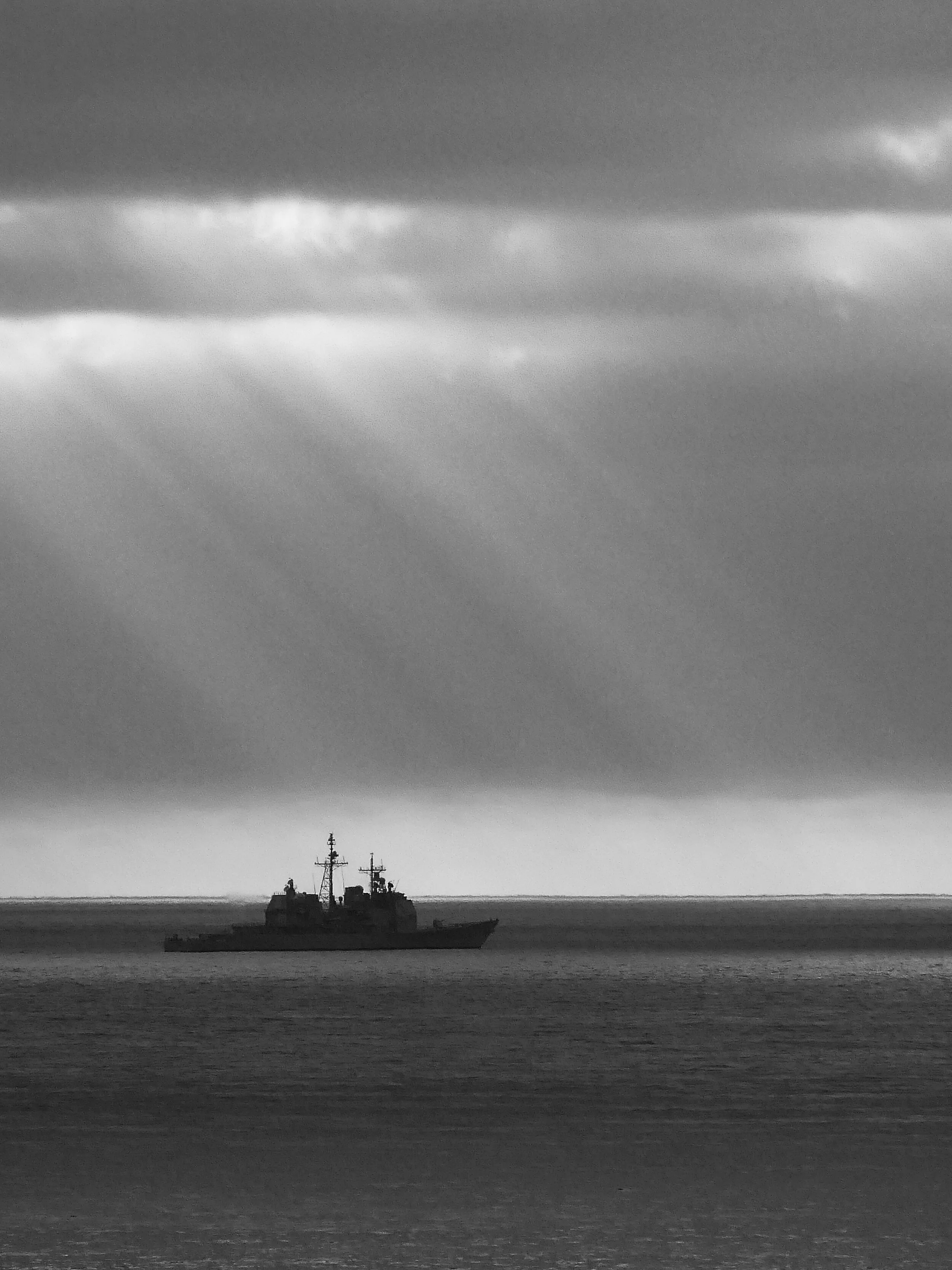  TICONDEROGA-CLASS CRUISER soaking in the sun (San Diego, CA, USA - 2020) 