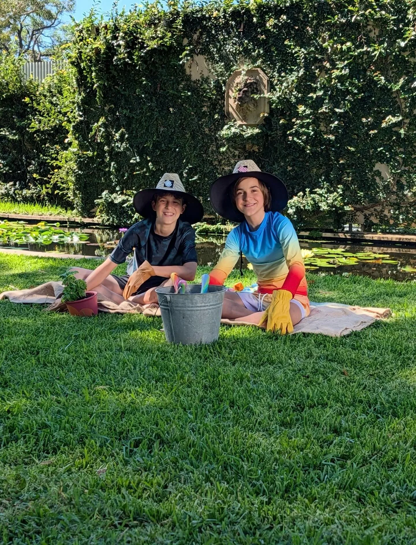 Fab day on set for Tommy and Kai with Gardening Australia Junior.

#tandekidsareeverywhere #letsgo2026