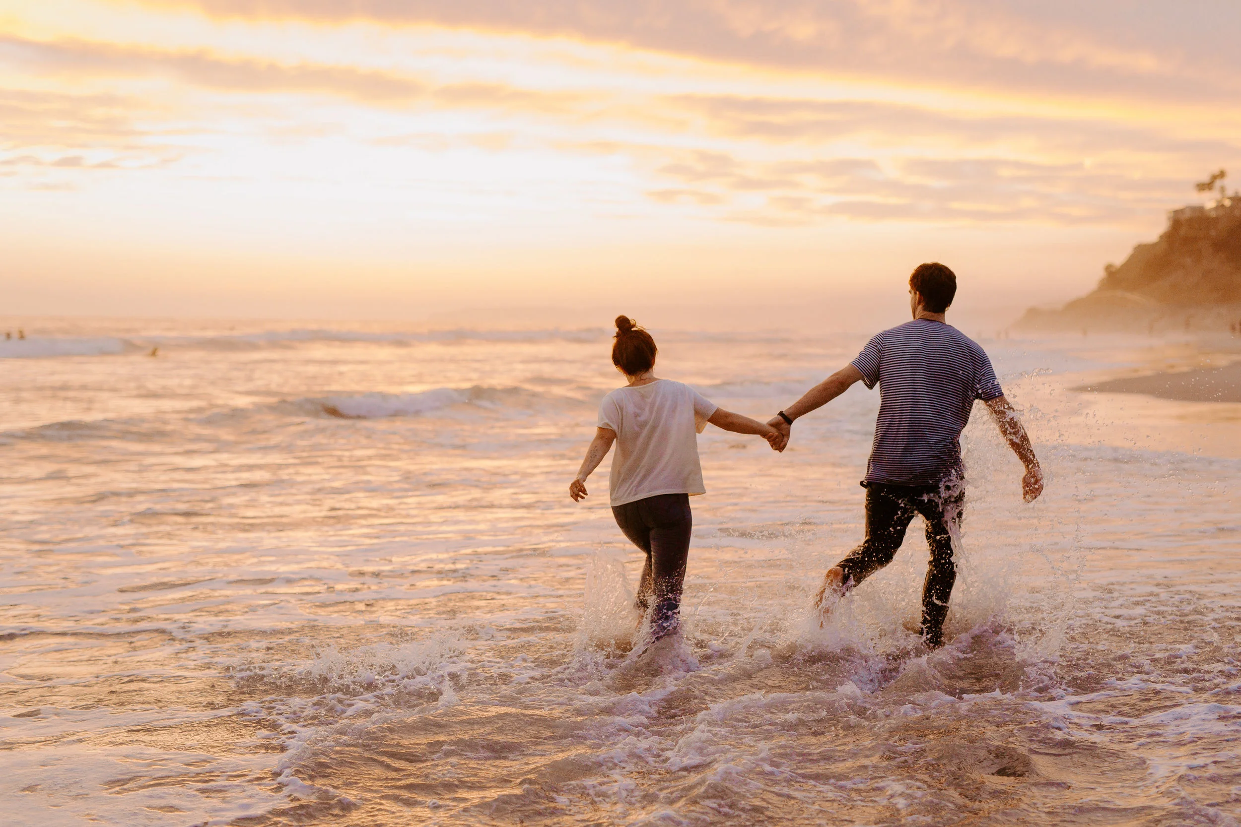 Nic &amp; McKenna × San Clemente In-Home Engagement Photos