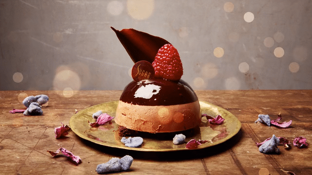 chocolate-pastry-by-claudia-acuti_video_1920x1080.mp4-low.gif