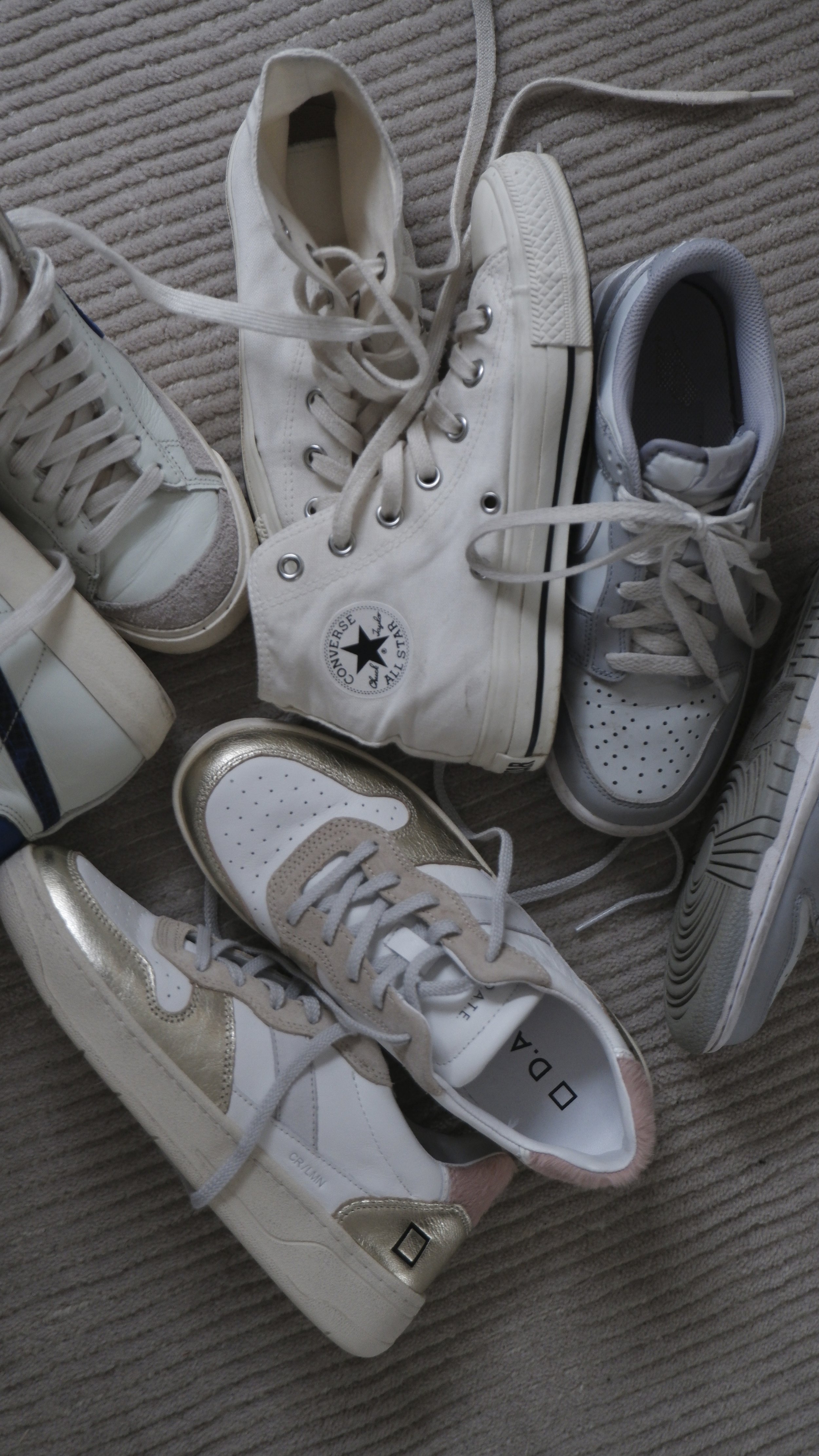 10 WHITE SNEAKERS THAT WILL NEVER GO OUT OF STYLE- TRADEMARK BLUE