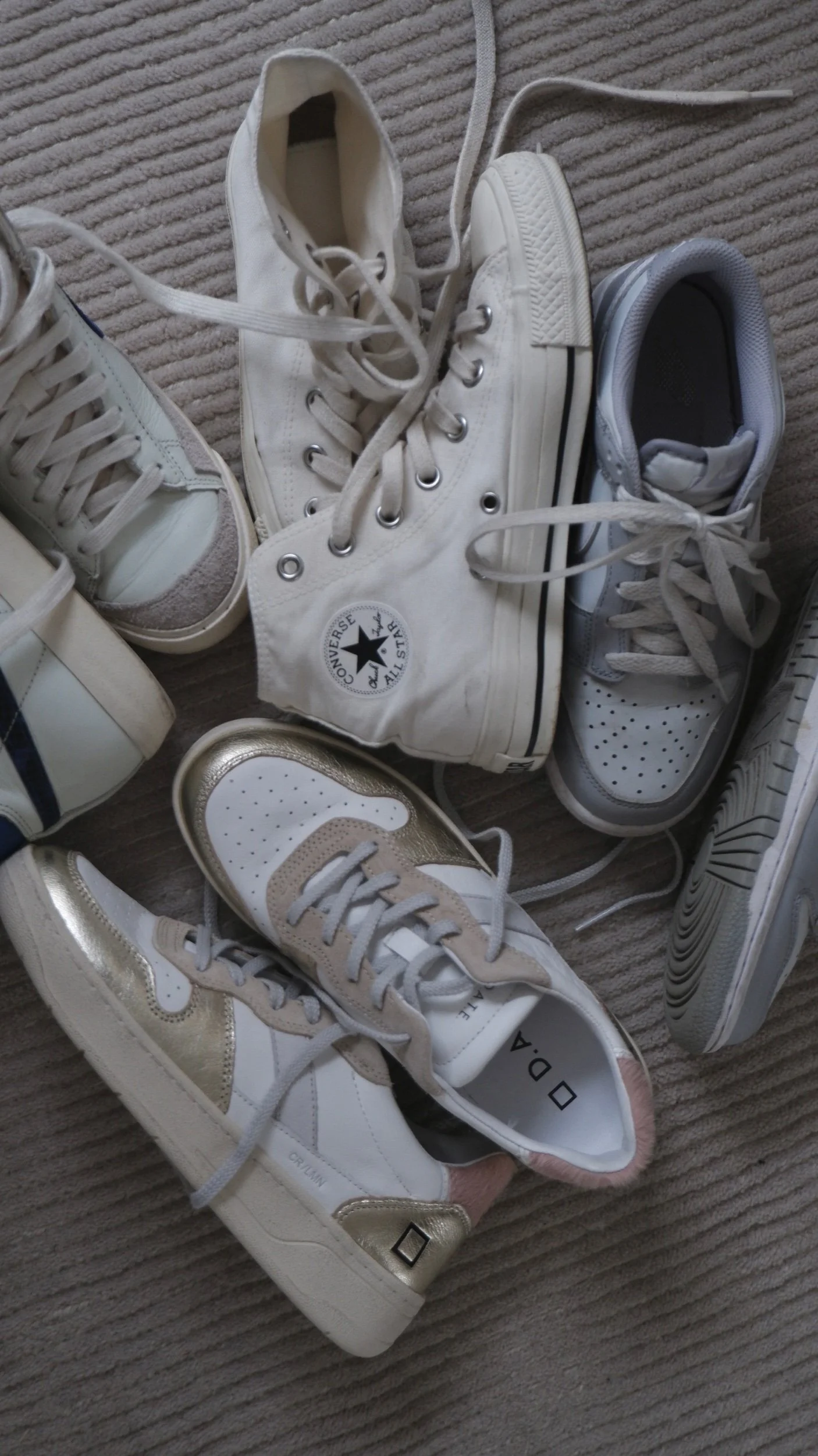 10 WHITE SNEAKERS THAT WILL NEVER GO OUT OF STYLE