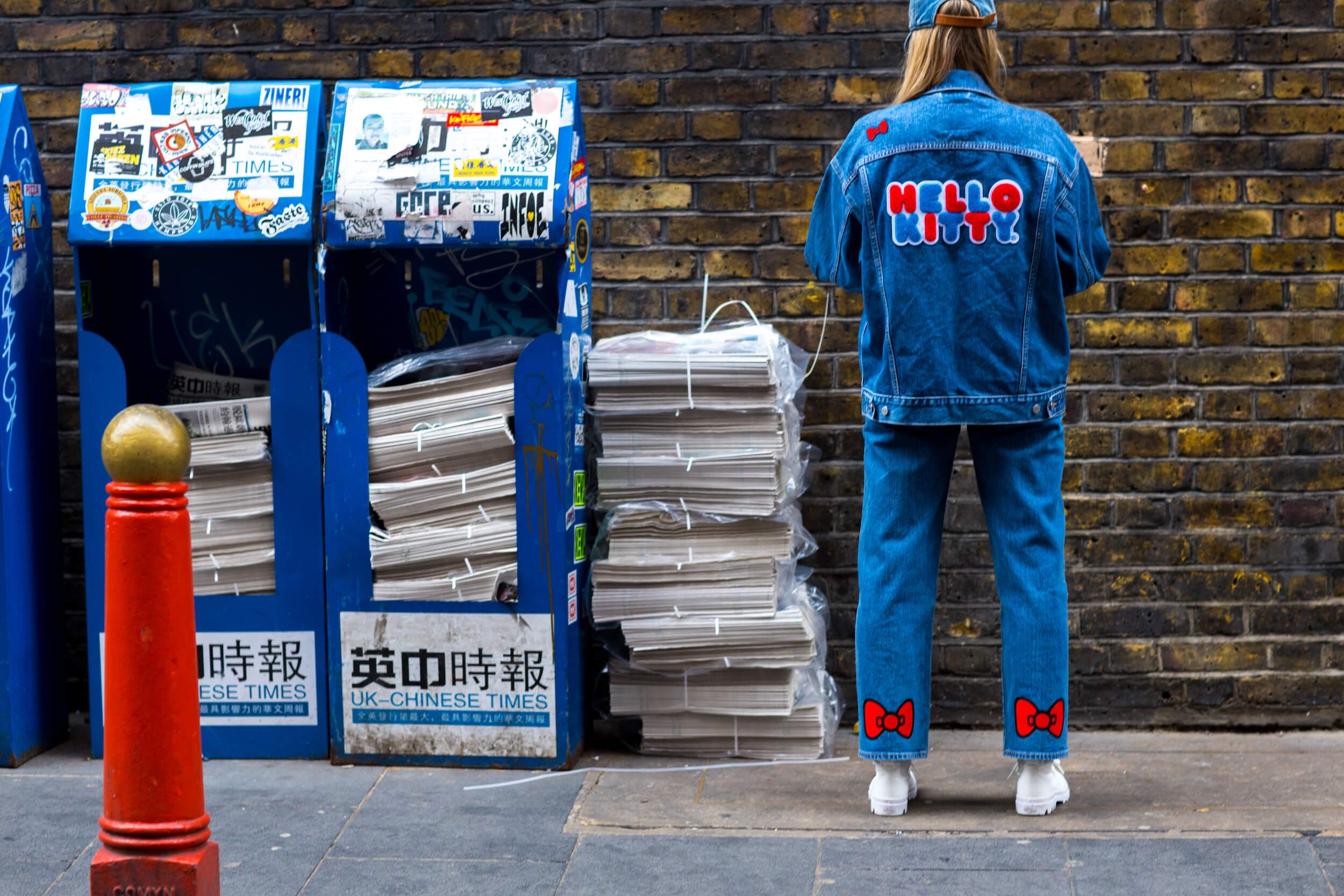 LEVIS X HELLO KITTY 