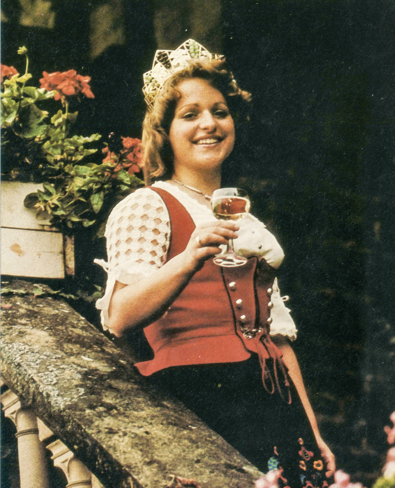 Doris Emmerich Koebernik als deutsche Weinkönigin 1974