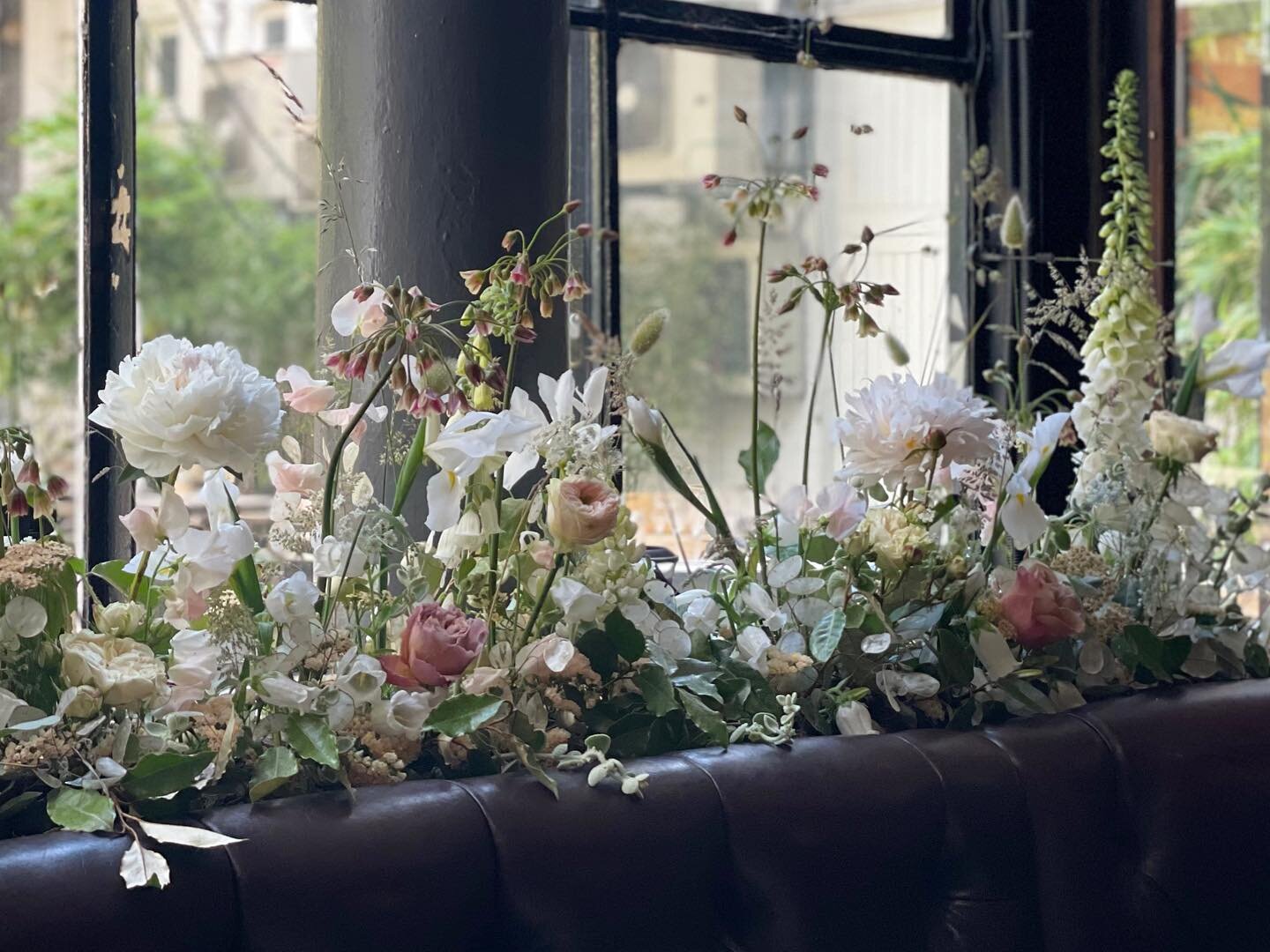 A whimsical meadow display in the main window @depotn7 for Ellie and Adam&rsquo;s Spring wedding. Five metres long, it provided a beautiful backdrop to the top table&rsquo;s celebrations.

#floralinstallation #weddingflowers #weddinginspiration #mead