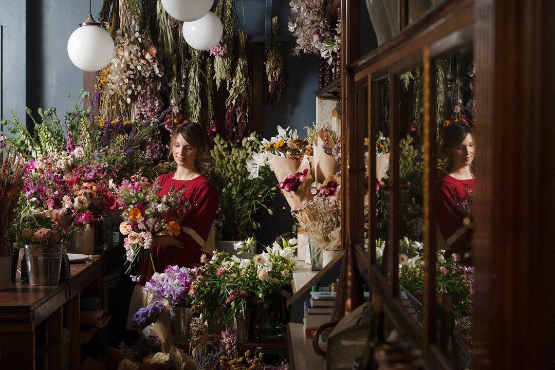 We&rsquo;ve just made our last drop of fresh farm flowers at Berdoulat for the summer. The shop will be opening today and then closing from tomorrow until beginning of September. 
⠀⠀⠀⠀⠀⠀⠀⠀⠀
The bunches are absolutely gorgeous this week (in all of our