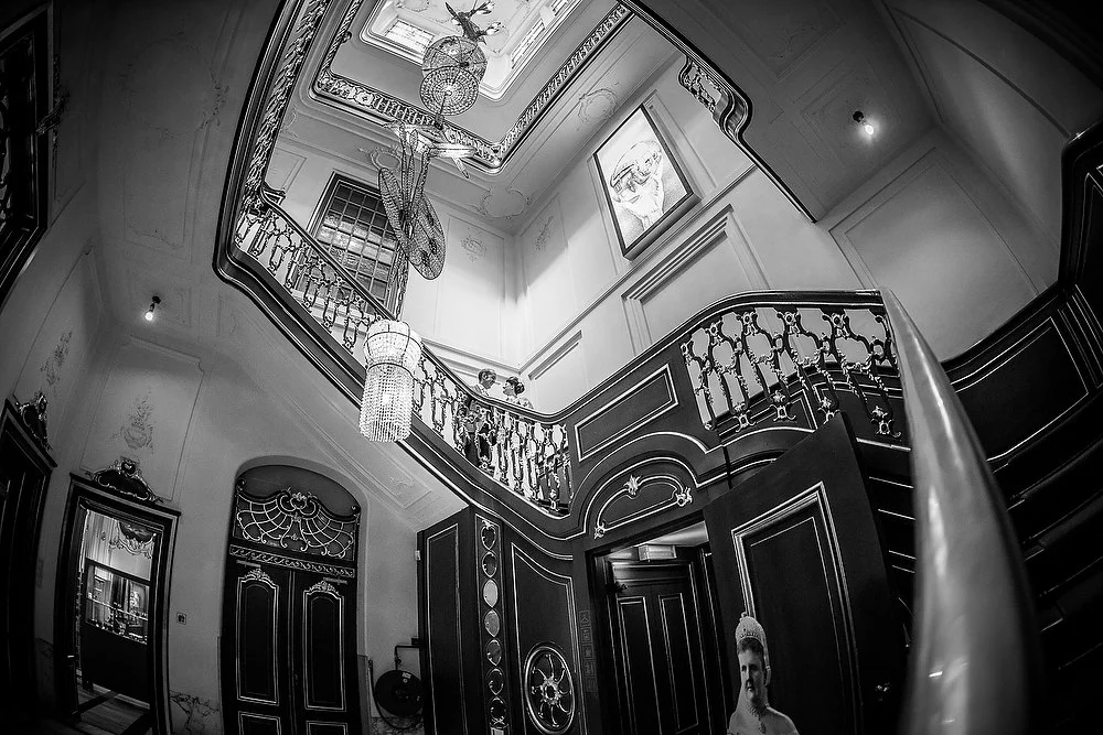 trouwshoot bruidsfotografie in het Escher museum