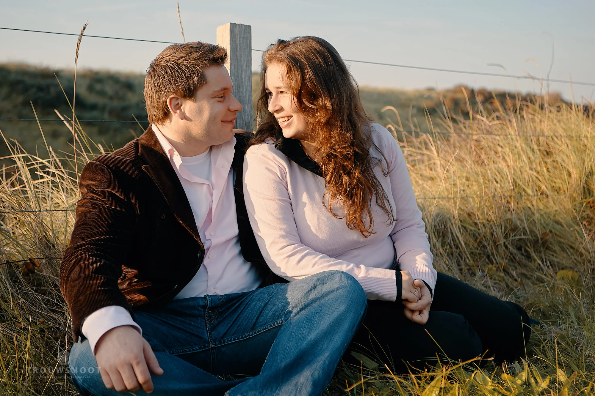 trouwshoot loveshoot in de duinen