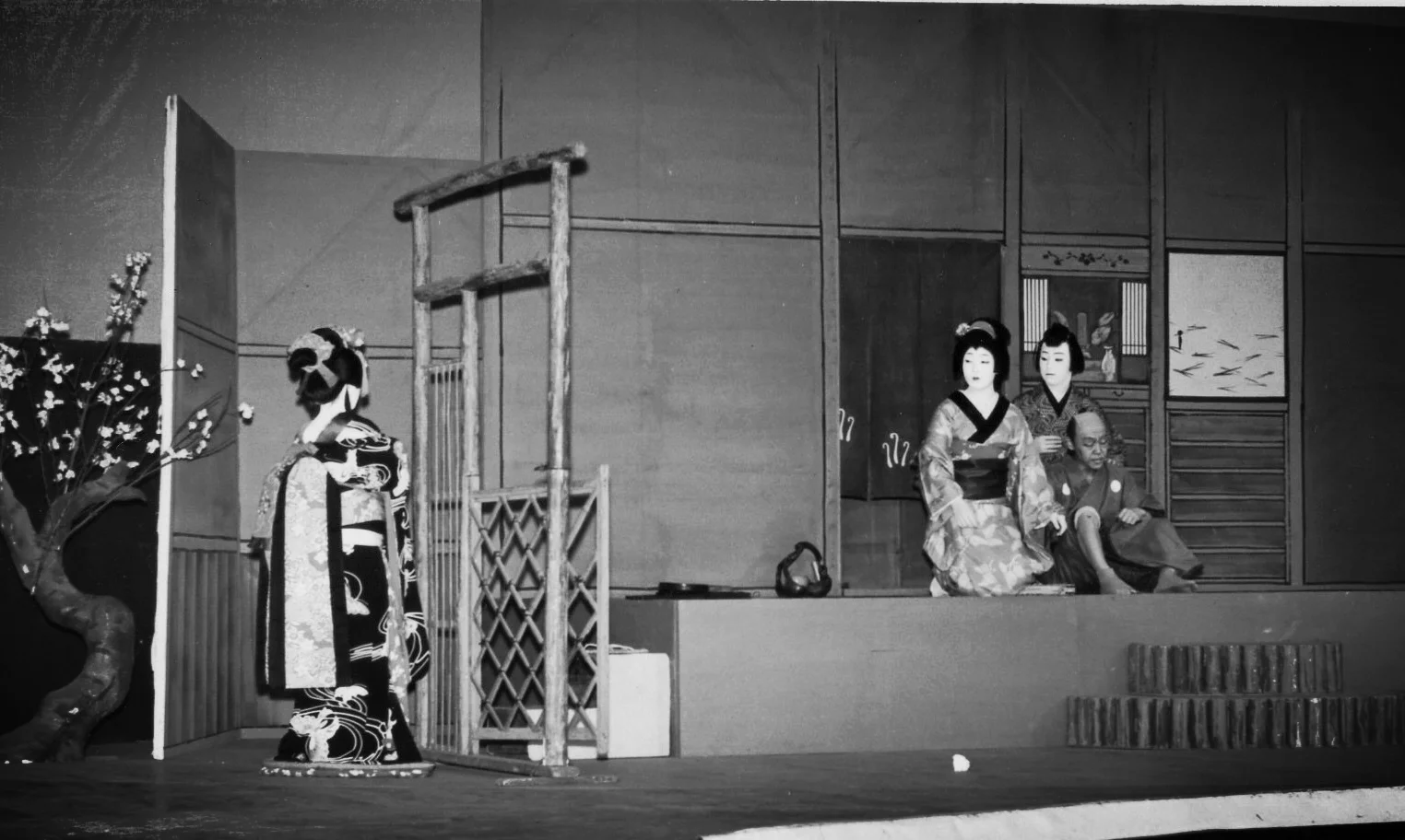 Toyoko theater Riyo (2nd from right)