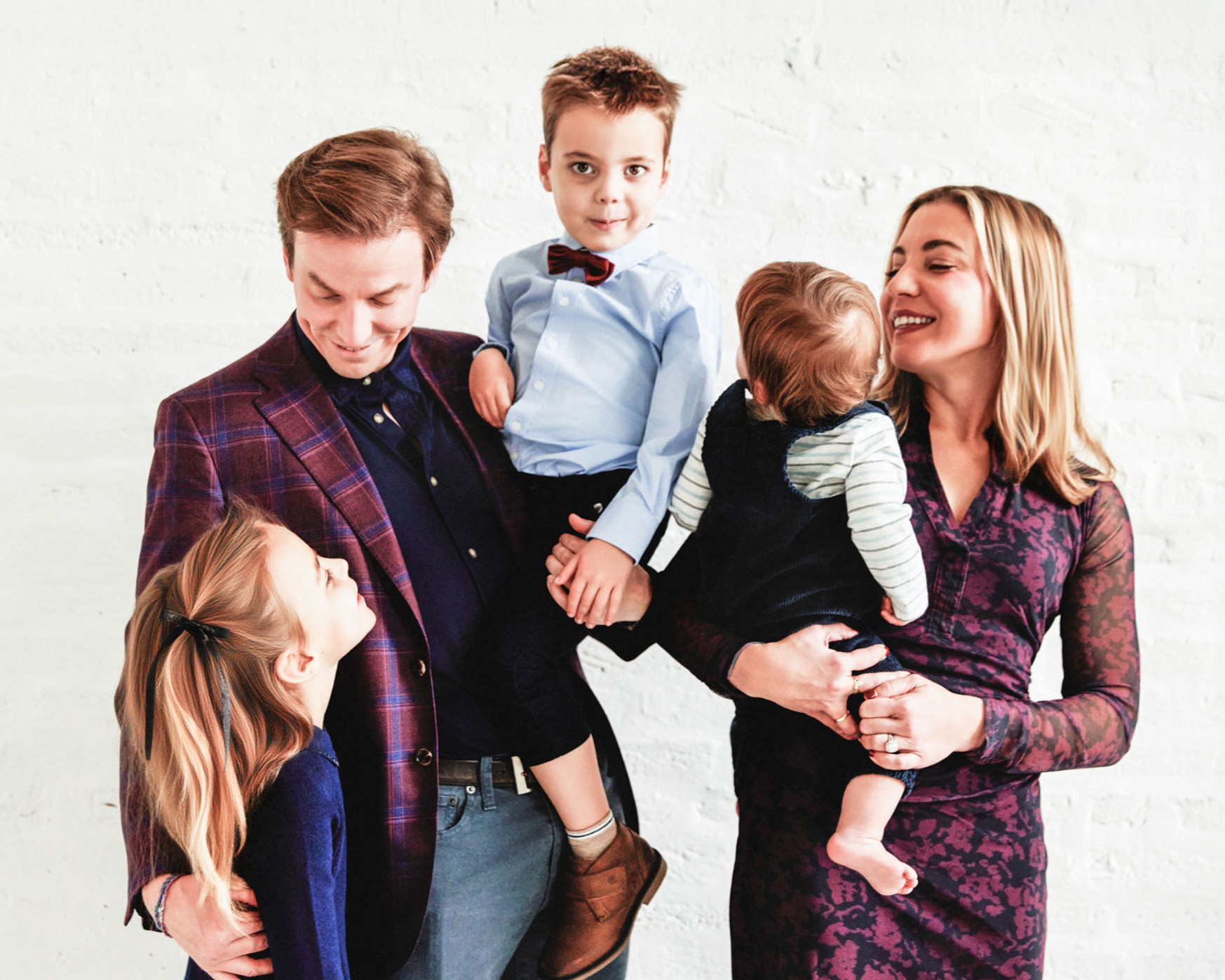 What to Wear for Family Photos: A Complete Guide for Naperville Families (2026)