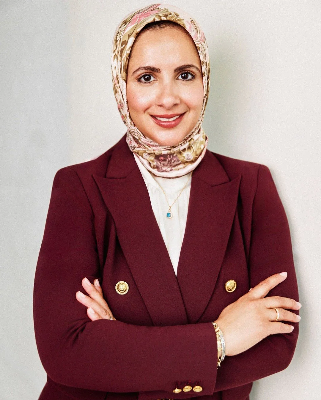 This is what it looks like when someone walks in and hands me the unapologetic and unedited version of their story.

Not the "let me make sure this is okay for everyone" version.

Noha walked into Studio 25 Naperville and I genuinely could 