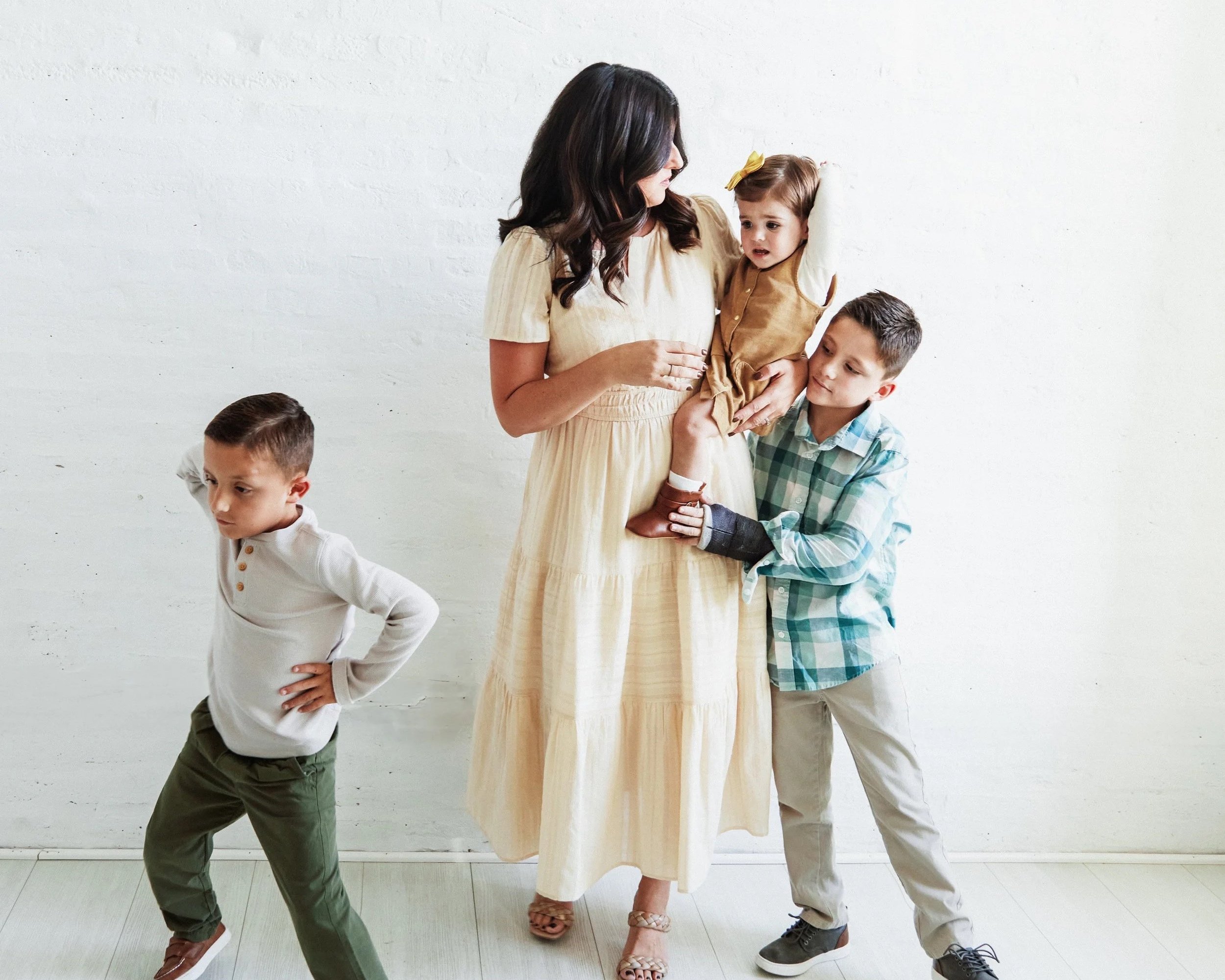 The Best Ages for Family Photos (And Why There Is No Wrong Time): A Naperville Photographer's Guide