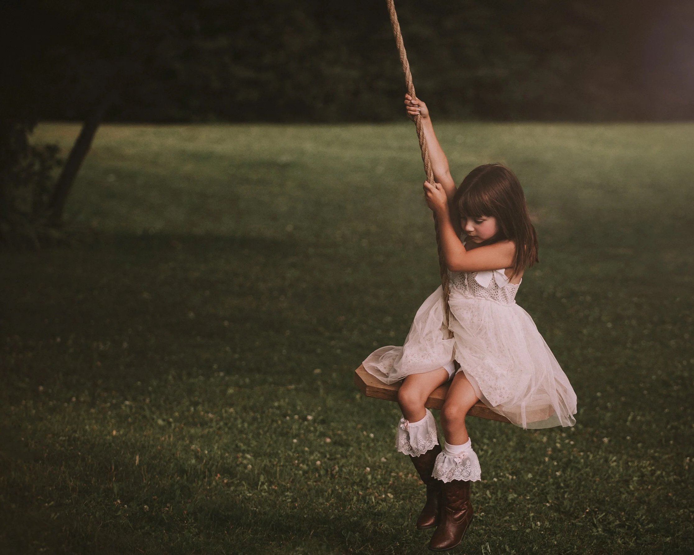 Family Photo Session Ideas Beyond the Park: Creative Locations and Themes in Naperville