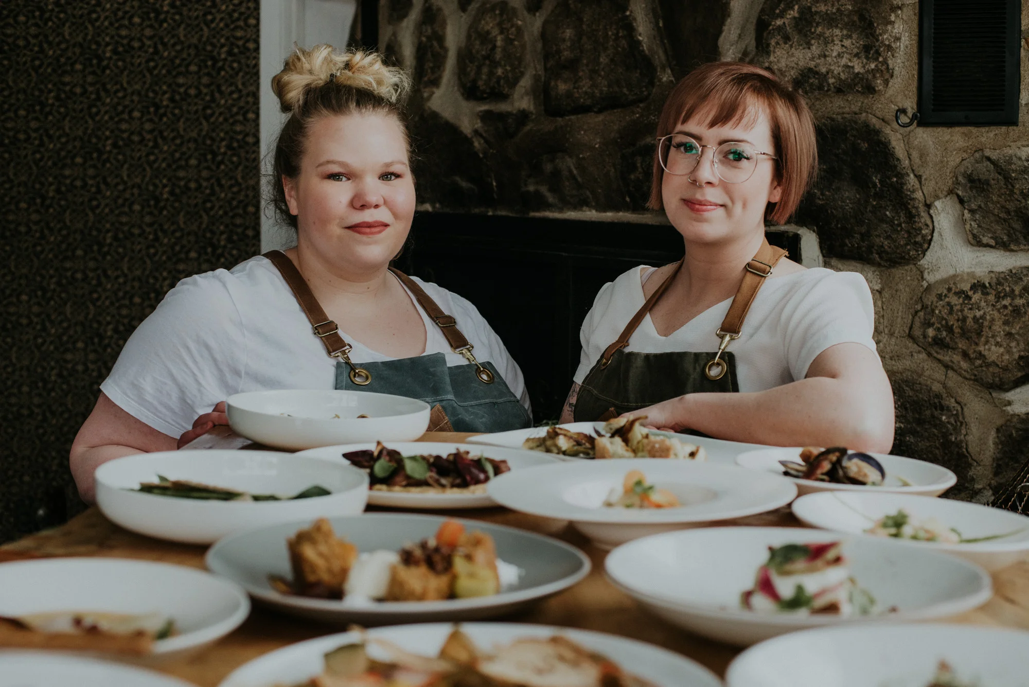 La chef et la sous-chef du restaurant L'Épicurieux!
