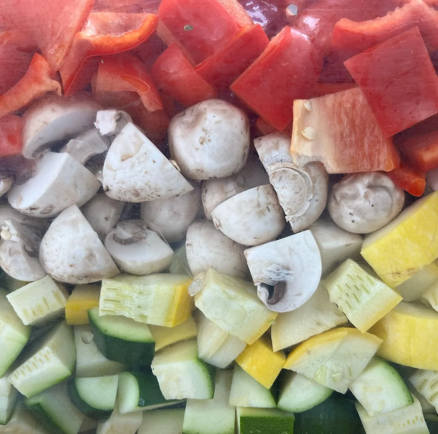 colorful veggie tart making its way to the meal kit this week @pastureandplenty 🌈❤️ yummy yum yum!! 🤤